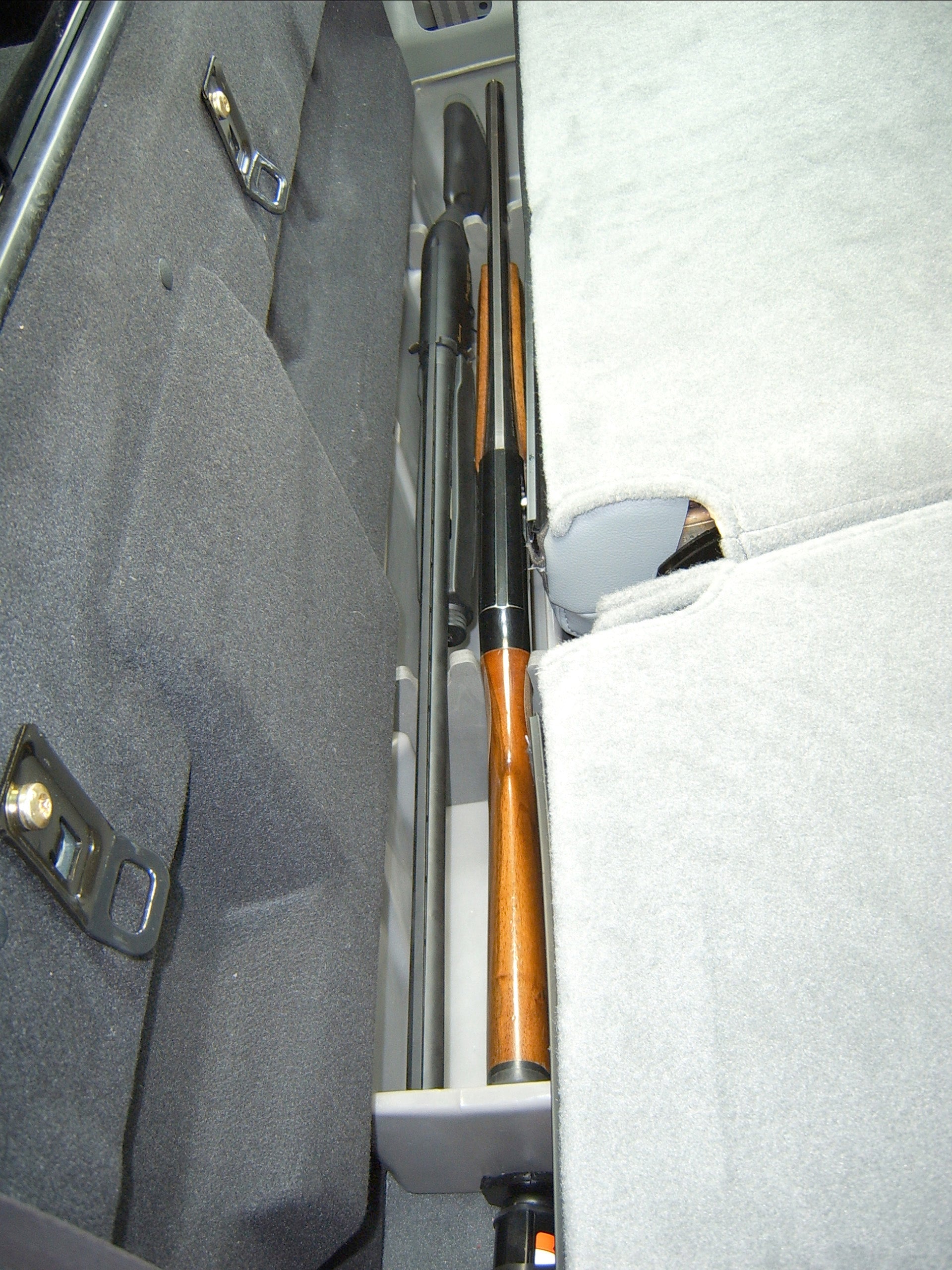 DÜHA Behind-The-Seat Storage Unit | 2000-2007 Ford F250 F350 F450 F550 Super Duty Crew Cab and Reg Cab