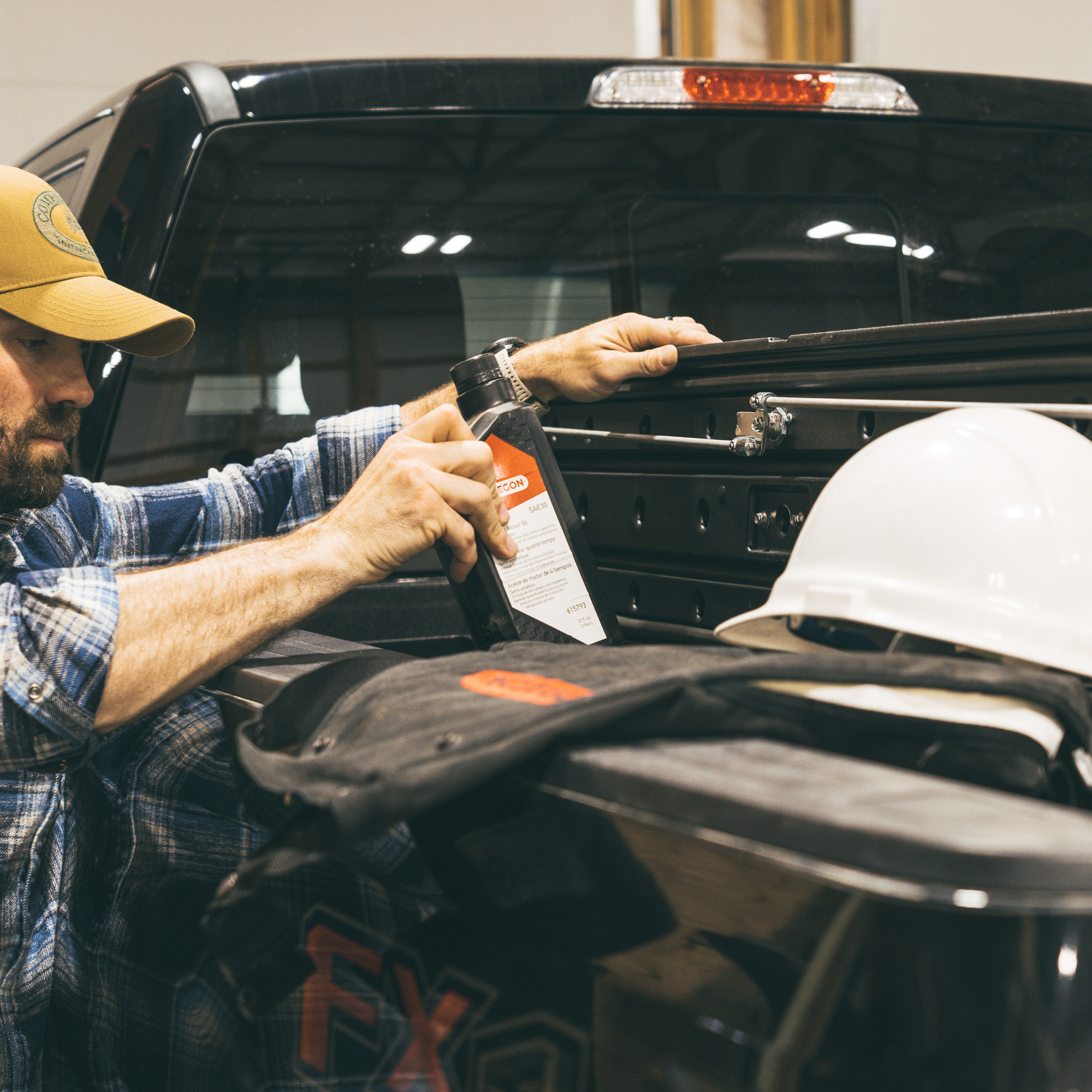 DÜHA Side Toolbox and Gear Storage "Humpstor" fits Open Beds, Under Most Tonneaus, and Toppers with Side Open Windows | Black Heavy-Duty Side Tool Box, Includes Mounting Hardware and Dividers
