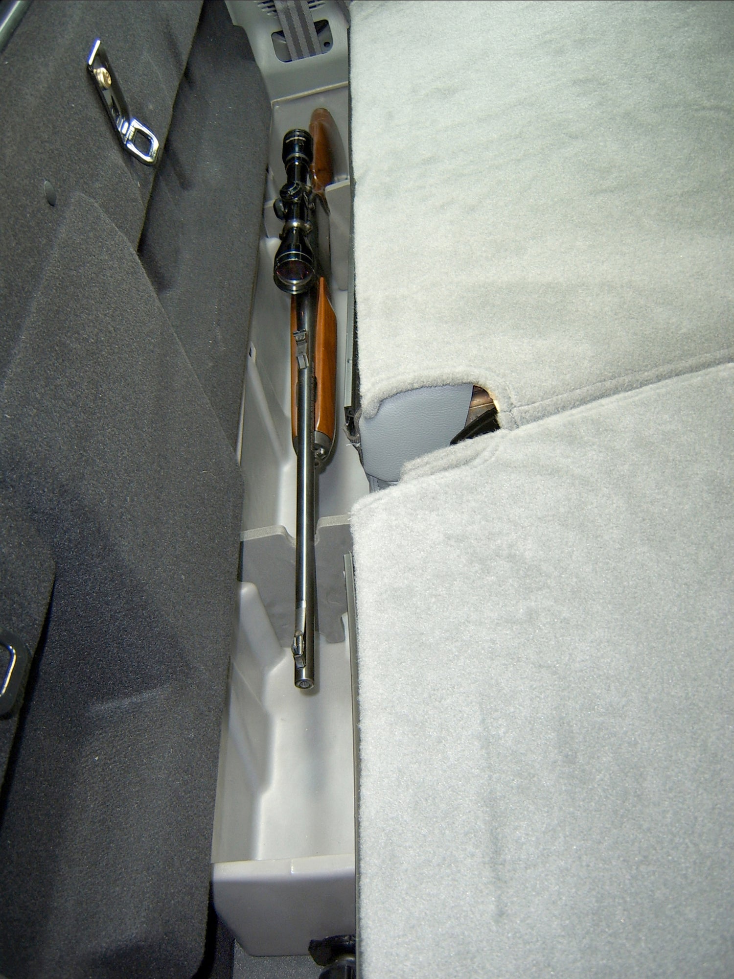 DÜHA Behind-The-Seat Storage Unit | 2000-2007 Ford F250 F350 F450 F550 Super Duty Crew Cab and Reg Cab
